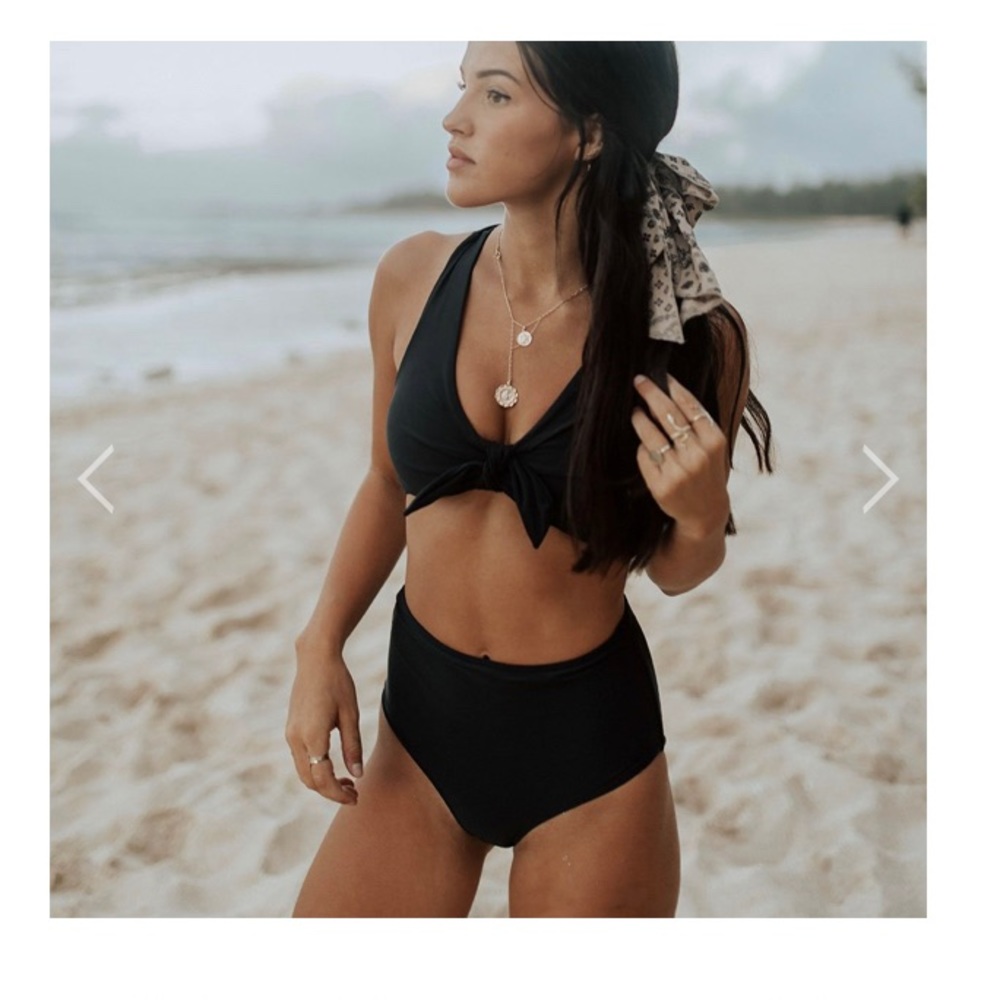 Matte Black Swimsuit Top small
